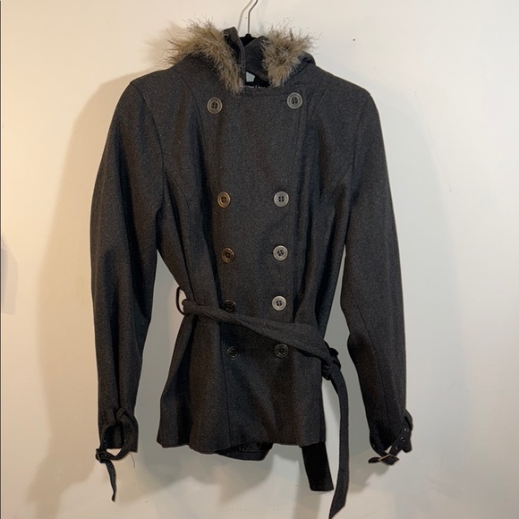 Jackets & Blazers - Women's Double-Breasted Gray Jacket with Faux Fur Trim